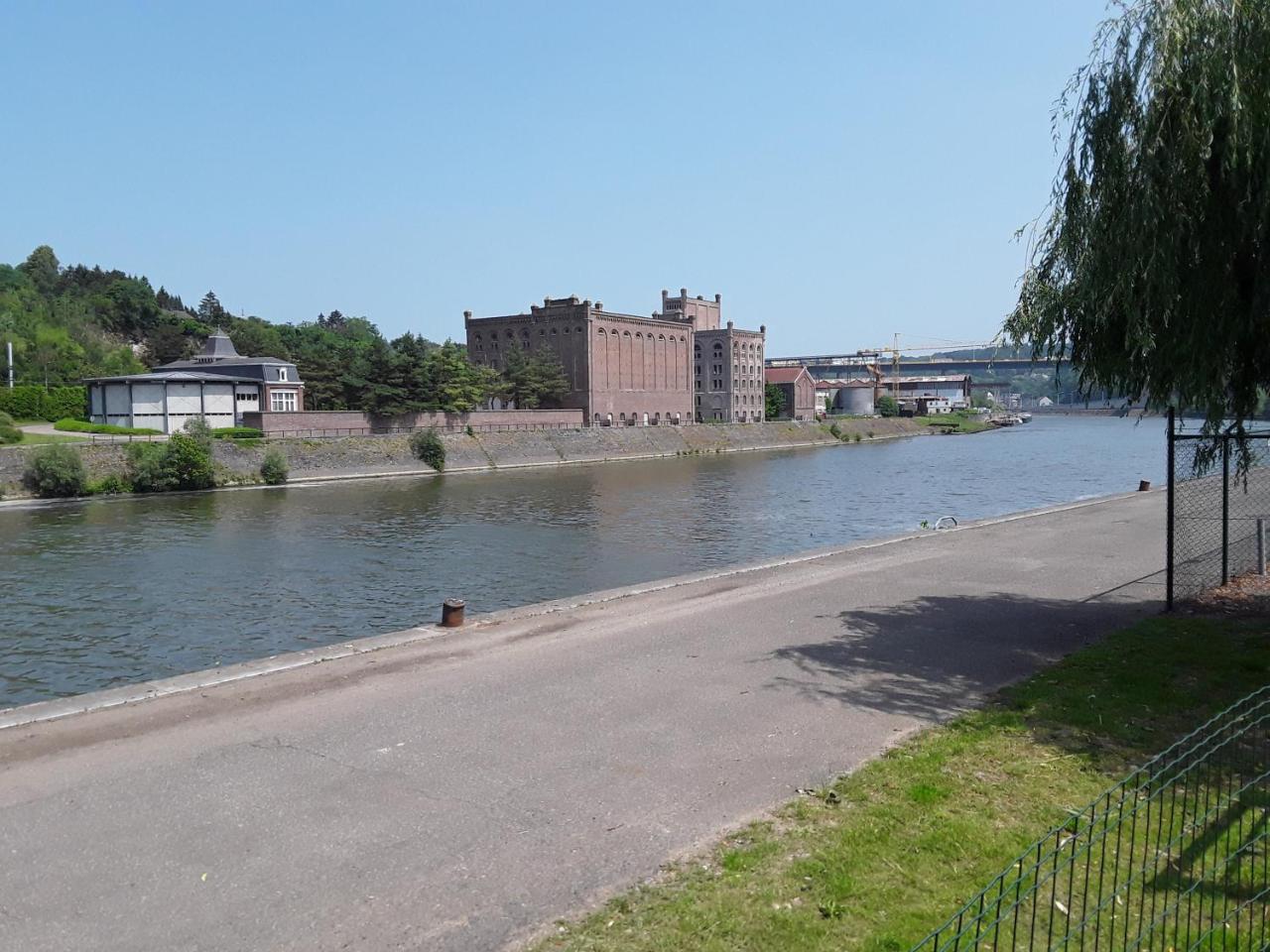 Le Jardin Du The Bord De La Meuse Namur Exterior foto